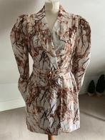 Fantastische F&P Robe manteau, Kleding | Dames, Maat 38/40 (M), Beige, Cocktailjurk, Ophalen of Verzenden