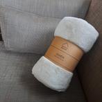 NIEUW plaid/woondeken beige, Huis en Inrichting, Woonaccessoires | Plaids en Woondekens, Ophalen of Verzenden, Nieuw