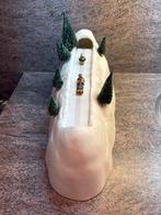 Department 56 sneeuwheuvel met sleetjes, Ophalen of Verzenden, Zo goed als nieuw