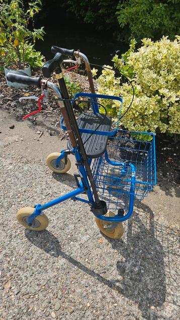 Opvouwbare rolstoel/rollator  beschikbaar voor biedingen