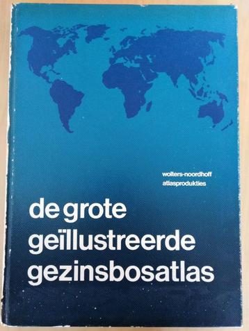 De grote gezinsbosatlas en de kleine bosatlas beschikbaar voor biedingen