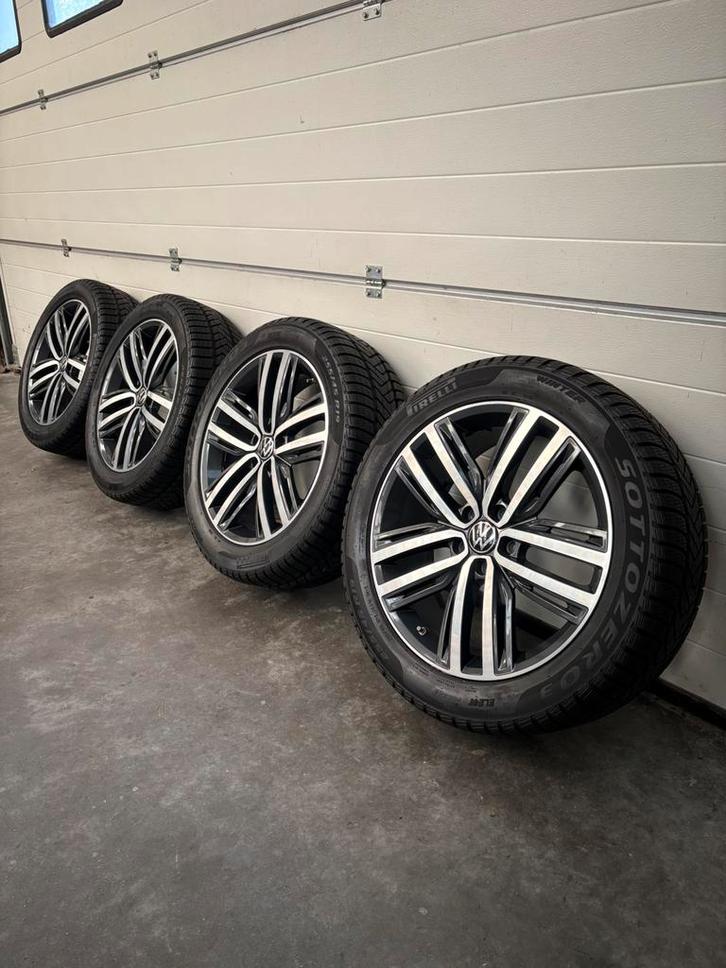 VW Tiguan 19 inch winterset | topstaat | Pirelli 7+ mm!, Auto-onderdelen, Banden en Velgen, Banden en Velgen, Winterbanden, 19 inch