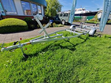 trailer beschikbaar voor biedingen