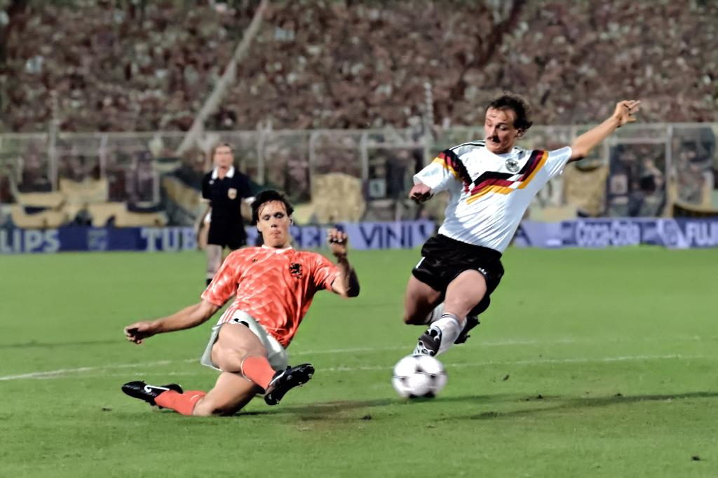 Kleurenfoto M v Basten-Kohler goal Ned-Duitsland EK 21-6-88, Verzenden, Nieuw, Ajax, Poster, Plaatje of Sticker