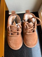 UGG schattige bruine baby laarsjes maat 22, Ophalen, Jongetje of Meisje, Laarsjes, Nieuw