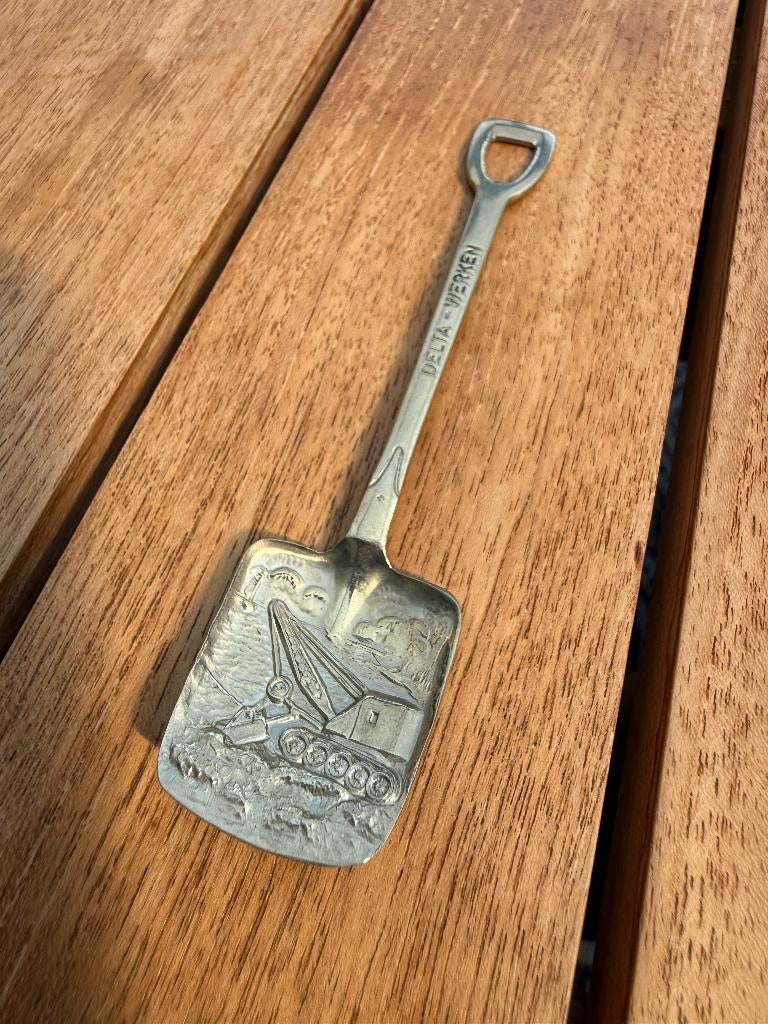 Bewerkte lepel Deltawerken, Antiek en Kunst, Ophalen of Verzenden