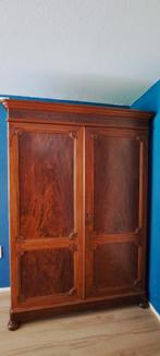 Antieke houten kledingkast, Ophalen