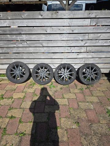 Mercedes Velgen met Banden - 17 inch - 215/45/ZR17 beschikbaar voor biedingen