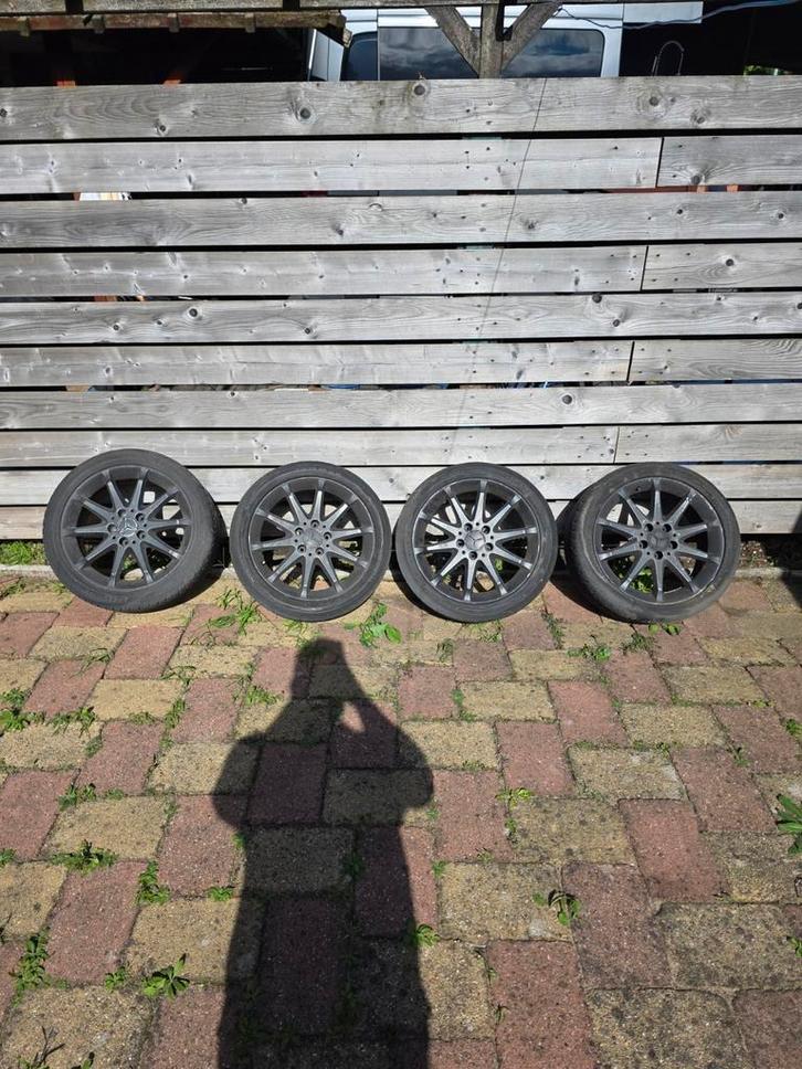 Mercedes Velgen met Banden - 17 inch - 215/45/ZR17, Auto-onderdelen, Banden en Velgen, Banden en Velgen, Zomerbanden, 17 inch