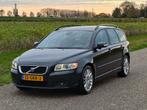 Volvo V50 2.4 Momentum /Goed onderhouden!/Leder/Trekh/Xenon/, Auto's, 700 kg, Stationwagon, 2435 cc, 1500 kg