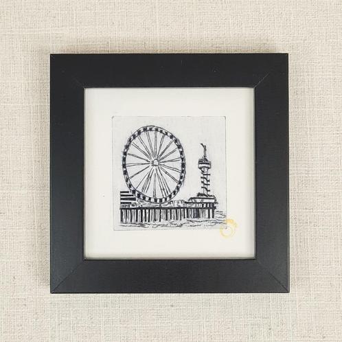 Ets de Pier Scheveningen 10x10 cm incl lijst, Antiek en Kunst, Kunst | Etsen en Gravures, Ophalen of Verzenden