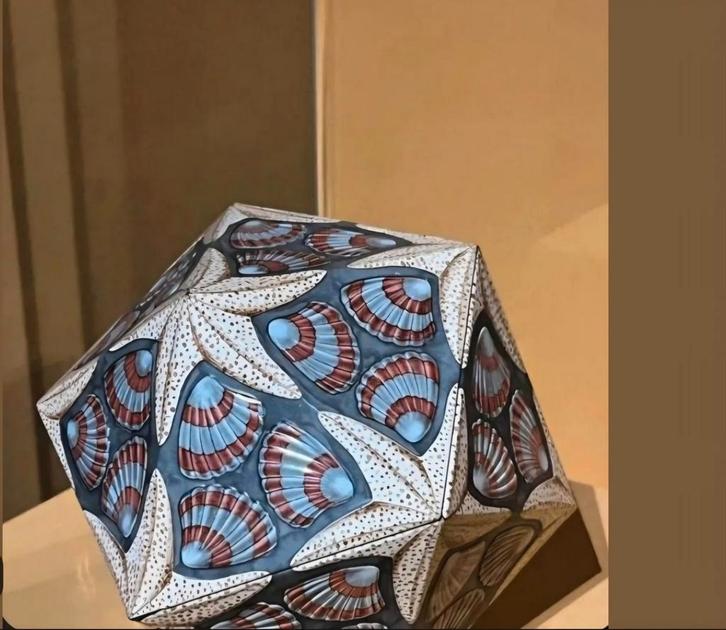 M.C. Escher Icosaeder Antieke Trommel - Limited Edition, Antiek en Kunst, Antiek | Overige Antiek, Ophalen of Verzenden