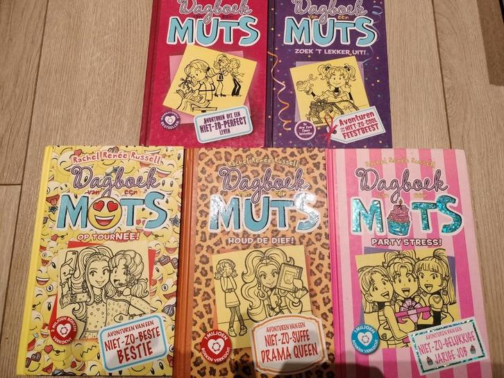 5 boeken van Dagboek van een Muts, Boeken, Kinderboeken | Jeugd | onder 10 jaar, Gelezen, Fictie algemeen, Ophalen of Verzenden