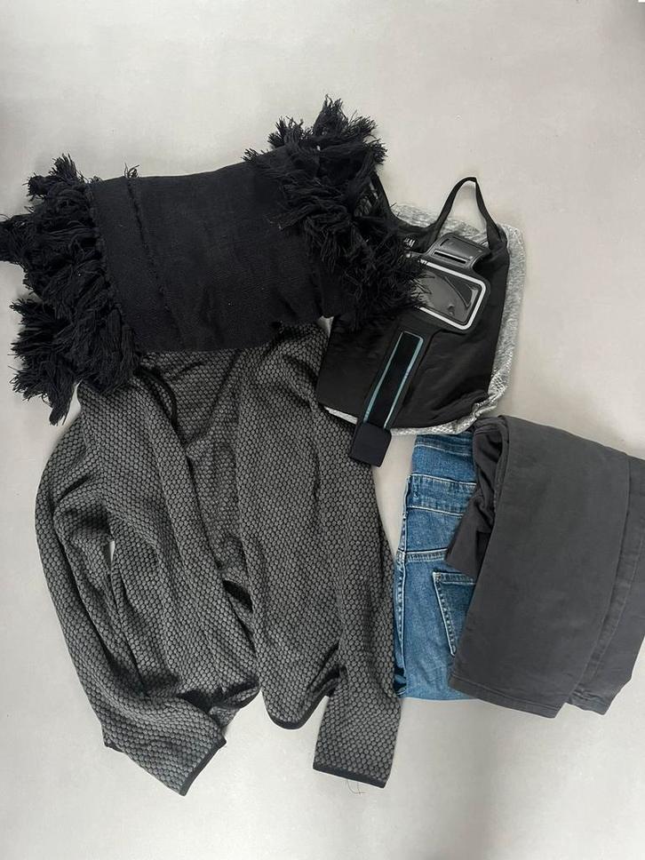 Dames kledingpakket op te halen, Kleding | Dames, Dames-kledingpakketten, Gedragen, Maat 38/40 (M), Ophalen