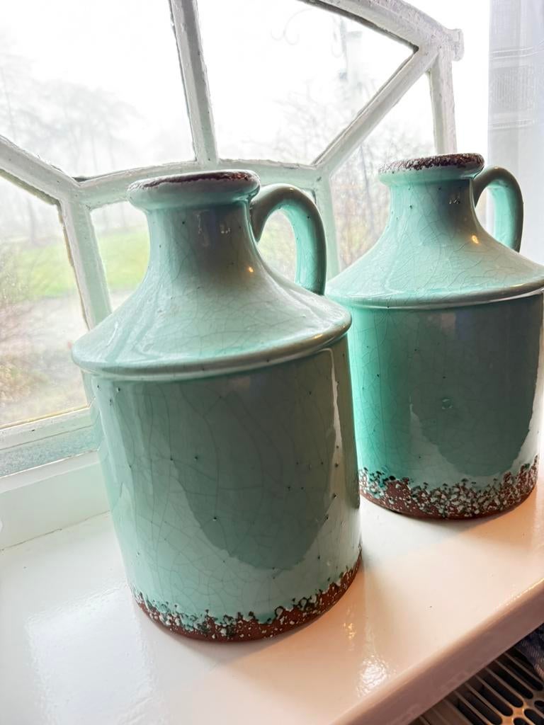 Mooie vaas/kruiken 2 stuks groen, Huis en Inrichting, Ophalen, Aardewerk of Porselein, Zo goed als nieuw, Minder dan 50 cm