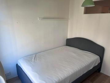 IKEA HAUGA grijs gestoffeerd bedframe 140x200 beschikbaar voor biedingen
