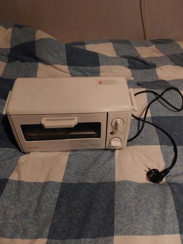 Compacte Mini Oven - Gebruikt beschikbaar voor biedingen