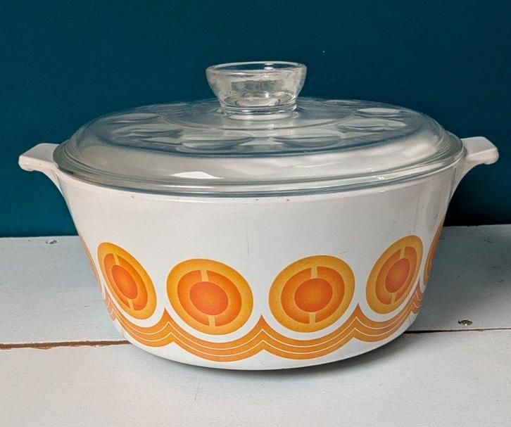 Vintage Pyroflam vuurvaste schaal met deksel, Huis en Inrichting, Keuken | Servies, Zo goed als nieuw, Schaal of Schalen, Overige stijlen