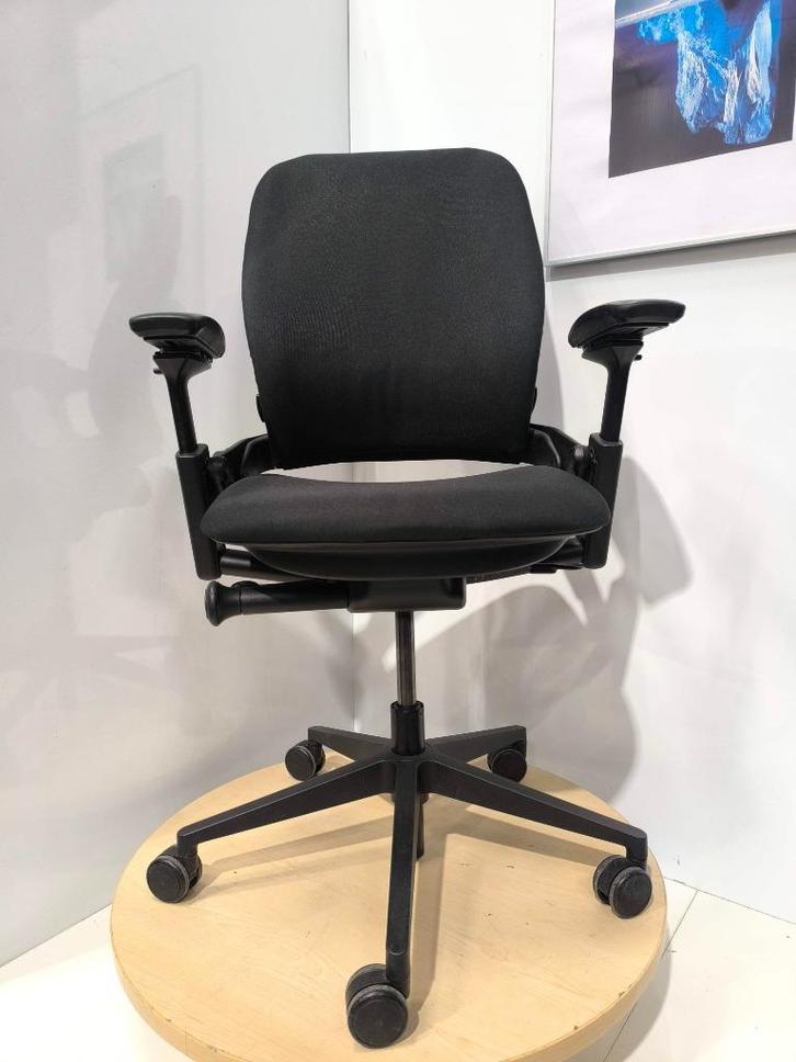 Steelcase Ergonomische stoel/ werkstoel met NIEUWE STOF,14st, Huis en Inrichting, Bureaustoelen, Gebruikt, Bureaustoel, Zwart