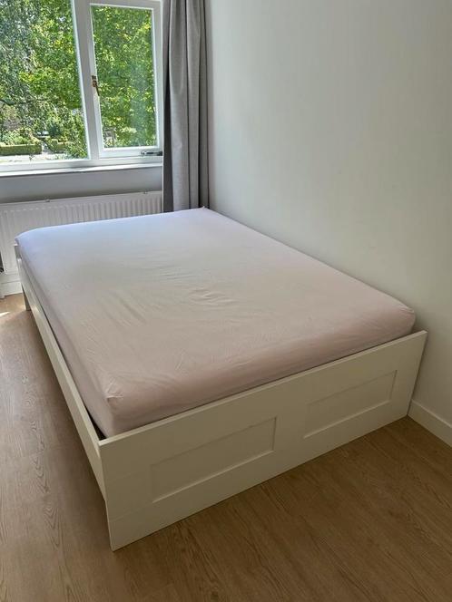 Brimnes 2-persoons bed (140x200), Huis en Inrichting, Slaapkamer | Bedden, Gebruikt, Tweepersoons, 140 cm, 200 cm, Hout, Wit, Ophalen