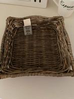 Riviera Maison rattan dienblad - Vierkant, Huis en Inrichting, Woonaccessoires | Schalen en Manden, Mand, Vierkant, Ophalen of Verzenden