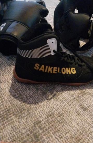 Boks schoenen mt 39 beschikbaar voor biedingen