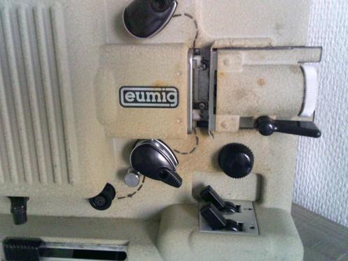 Eumig P8mm imperial filmprojector met koffer en 3 slapstick, Verzamelen, Fotografica en Filmapparatuur, Projector, 1960 tot 1980
