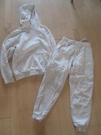 Nike beige joggingpak met capuchon. Maat 147-158, Kinderen en Baby's, Kinderkleding | Maat 152, Overige typen, Jongen of Meisje
