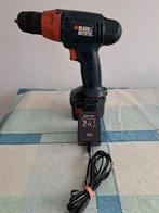 Black&Decker CD 12C Accuboormachine met charger, Ophalen of Verzenden, Zo goed als nieuw, Boor- en Schroefmachine