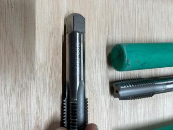 Handtappenset m20 metrisch beschikbaar voor biedingen
