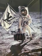 Louis Vuitton Man on the moon., Oorspronkelijke maker, Ophalen of Verzenden, Zo goed als nieuw, Foto of Poster