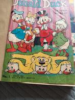 boek met oude Donald ducks uit 1962, Boeken, Stripboeken, Meerdere stripboeken, Ophalen of Verzenden, Gelezen