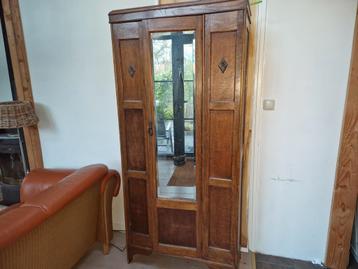 Antieke kast beschikbaar voor biedingen