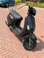 Berlini scooter, Fietsen en Brommers, Ophalen, Zo goed als nieuw