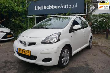 Toyota Aygo 1.0-12V Comfort Navigator /Automaat /Apk 4-2026 beschikbaar voor biedingen