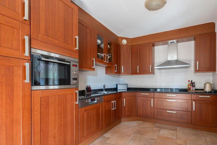 Gedemonteerde houten keuken (t.e.a.b.), Huis en Inrichting, Keuken | Complete keukens, Gebruikt, Hoekkeuken, Bruin, Graniet of Steen