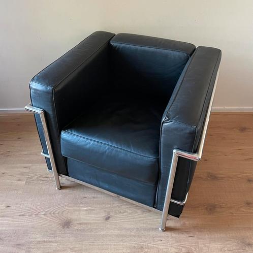 Le Corbusier LC2 fauteuil, replica, zwart leer vintage, Huis en Inrichting, Fauteuils, Zo goed als nieuw, Leer, Ophalen