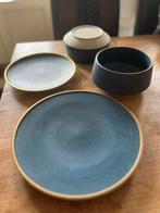 Articture Gniess Dinnerware Set (Set of 12 plates), Keramiek, Nieuw, Ophalen of Verzenden, Bord(en)