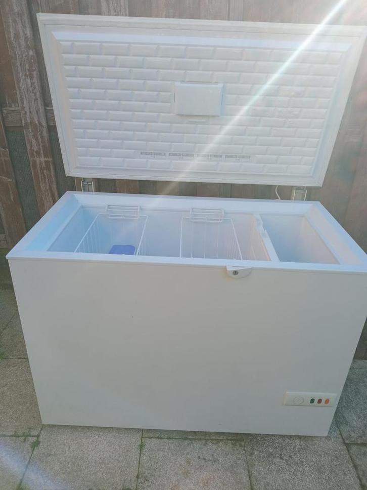 Ijskoude grote vrieskist, Witgoed en Apparatuur, Vriezers en Diepvrieskisten, Zo goed als nieuw, Vrijstaand, Vrieskist, 85 tot 120 cm