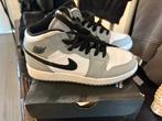 Nike Air Jordan 1., Kleding | Dames, Schoenen, Nike Air Jordan, Ophalen of Verzenden, Grijs, Sneakers of Gympen