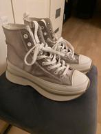 Champagnekleurige sneakers maat 40, Ophalen of Verzenden, Zo goed als nieuw, Jongen of Meisje, Schoenen