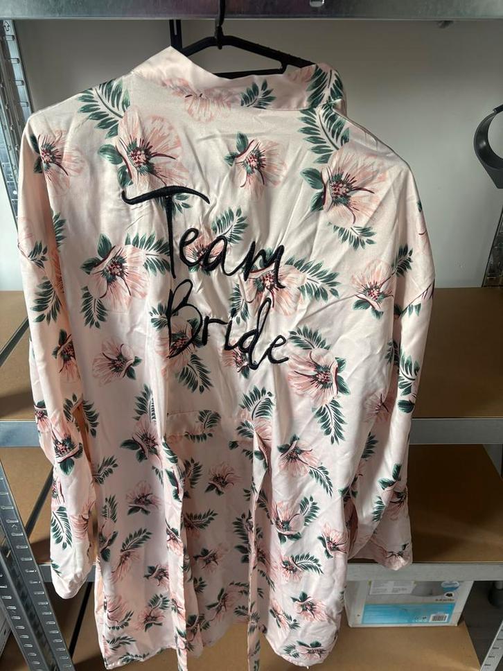 Bruids Kimono - Team Bride - Nunkemöller XL/XXL, Kleding | Dames, Trouwkleding en Trouwaccessoires, Zo goed als nieuw, Ophalen of Verzenden