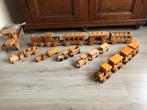 Oud houten speelgoed, trein, auto, tractor., Ophalen, Gebruikt
