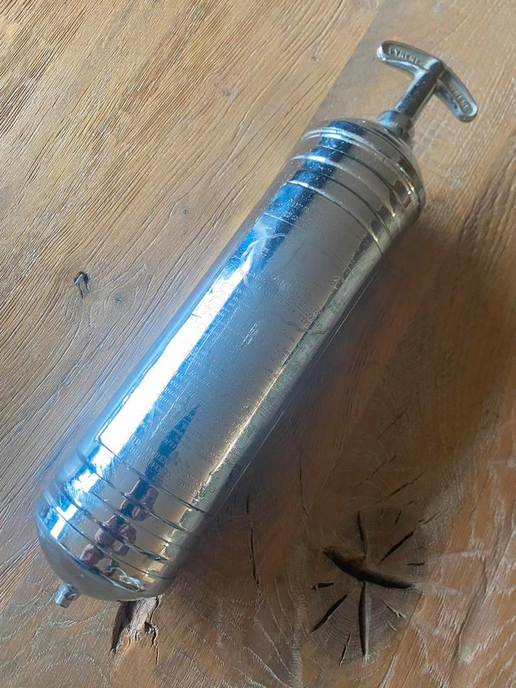 Zilveren Pyrene Brandblusser 1957, Antiek en Kunst, Antiek | Gereedschap en Instrumenten, Ophalen of Verzenden