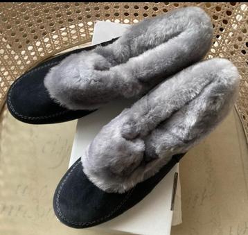 2 Paar nieuwe dames pantoffels, maat : 37. Nieuw in de doos. beschikbaar voor biedingen