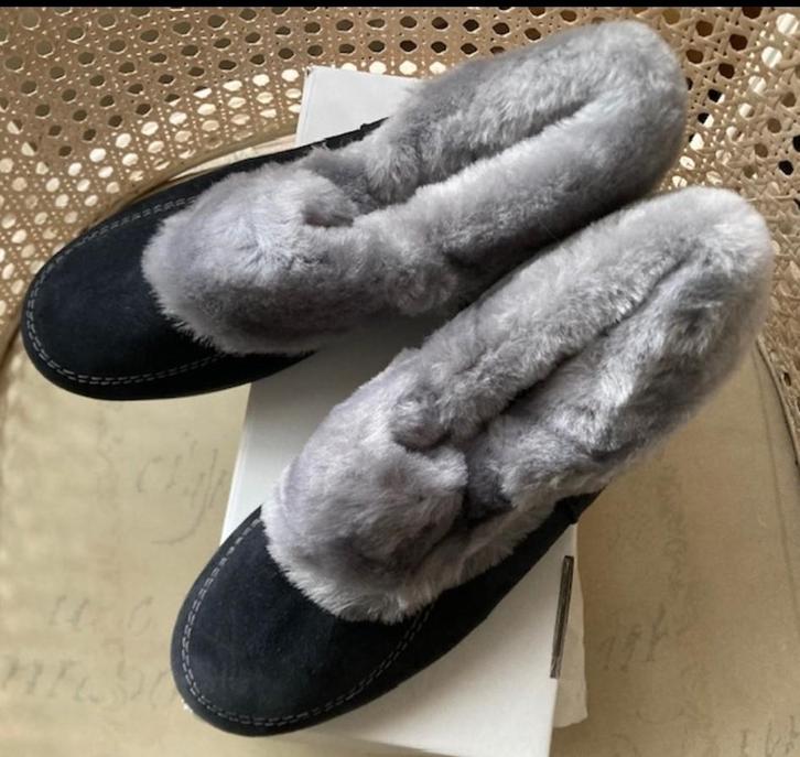 2 Paar nieuwe dames pantoffels, maat : 37. Nieuw in de doos., Kleding | Dames, Schoenen, Nieuw, Pantoffels of Sloffen, Zwart, Ophalen of Verzenden