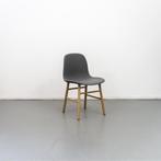 3 Normann Copenhagen Form stoel Grijs stof Eik
