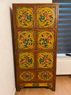 Gekleurde Tibetaanse kast met details, Ophalen
