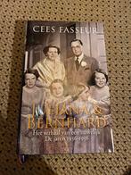 Juliana & Bernhard: Het verhaal van een huwelijk, Ophalen of Verzenden, Zo goed als nieuw, Politiek