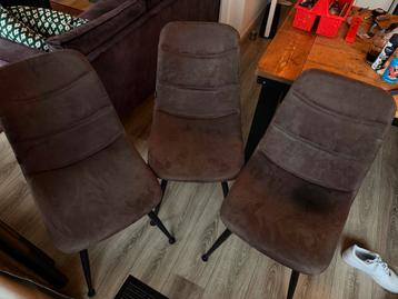 Mooie set stoelen beschikbaar voor biedingen